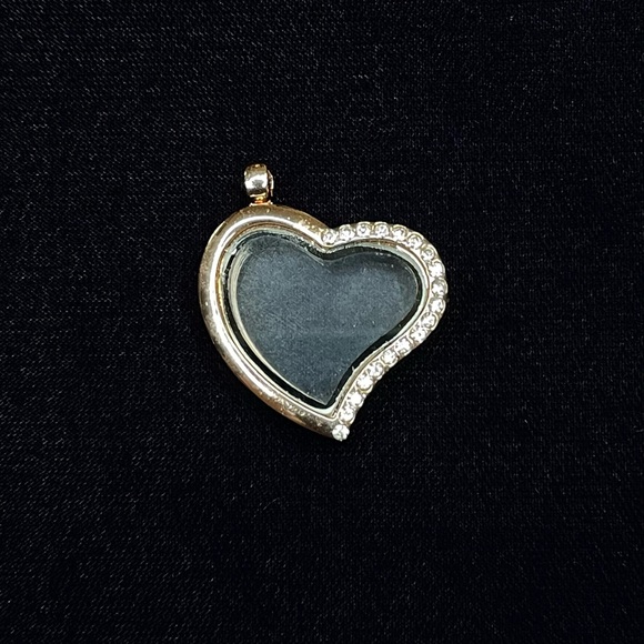 Gem Dazzle Heart Locket - Picture 3 of 8